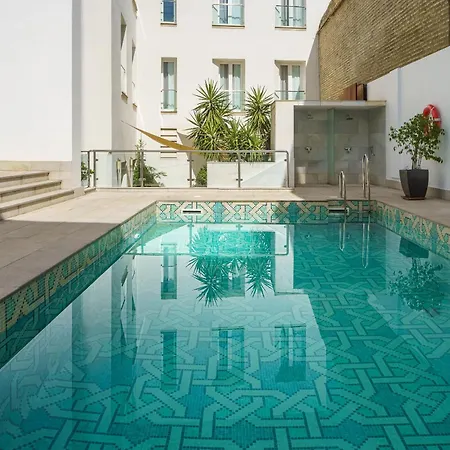 ユーロスターズ ブティック 4*