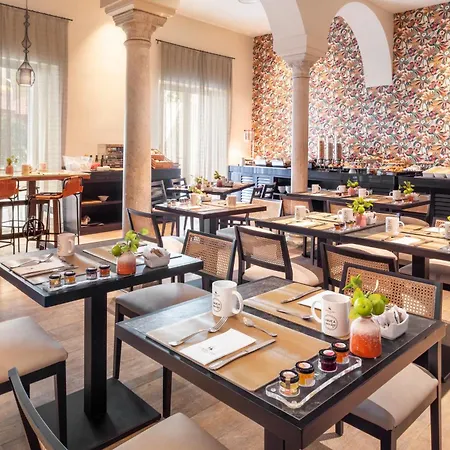 Eurostars Boutique Отель
